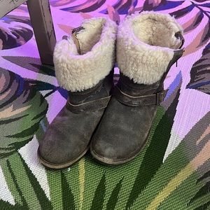 Bearpaw boots